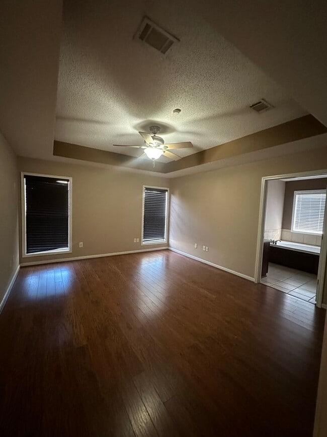 Building Photo - Briarhill Acres