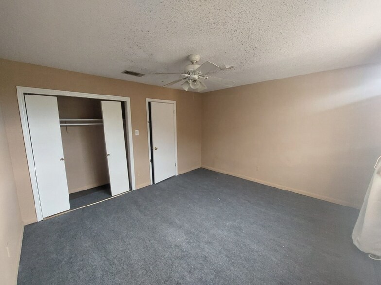 Building Photo - 2117 Giuffrias Ave