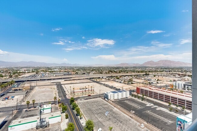 Building Photo - 150 Las Vegas Blvd N