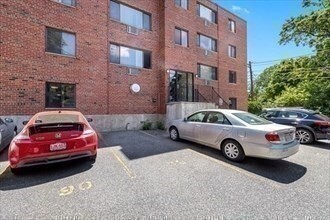 Building Photo - 12 Riverside St