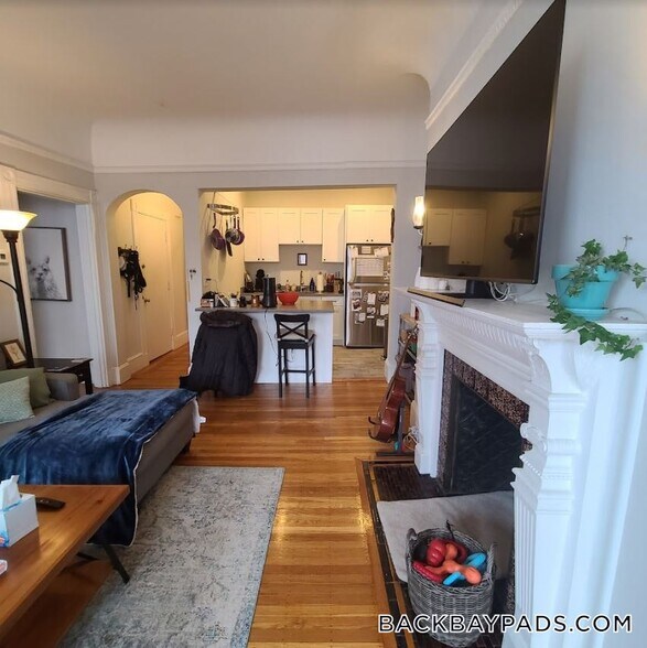 Building Photo - 499 Beacon St
