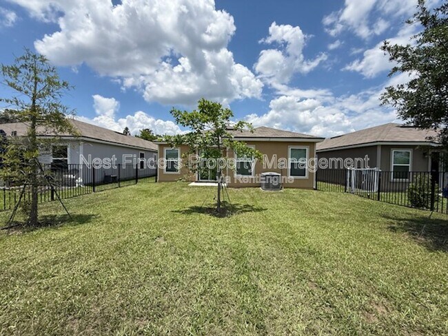 Building Photo - 8118 Meadow Walk Ln
