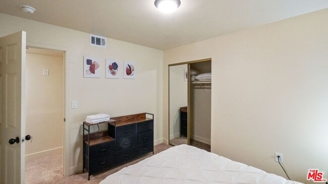 Building Photo - 4828 McKinley Ave