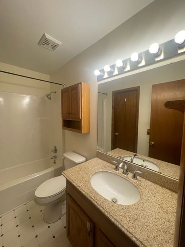 Building Photo - Cute Beach Style Home in Fayetteville