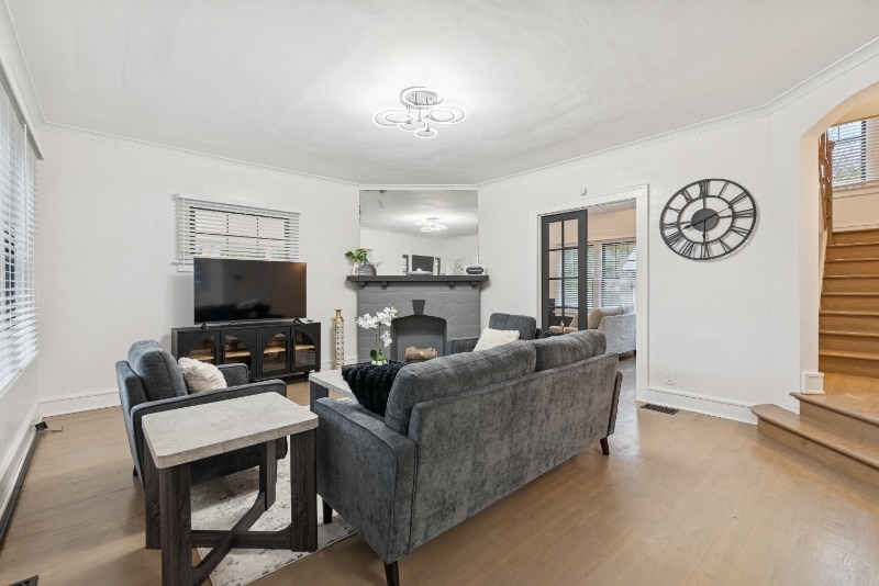 Building Photo - 1937 Foster Ave