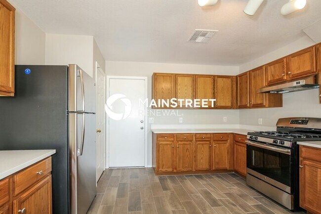 Building Photo - 3 Bedroom Pet-Friendly Home in Tucson, AZ with Main Street Renewal