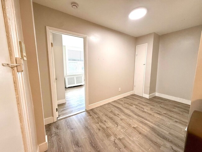 Building Photo - 8610 John F. Kennedy Blvd