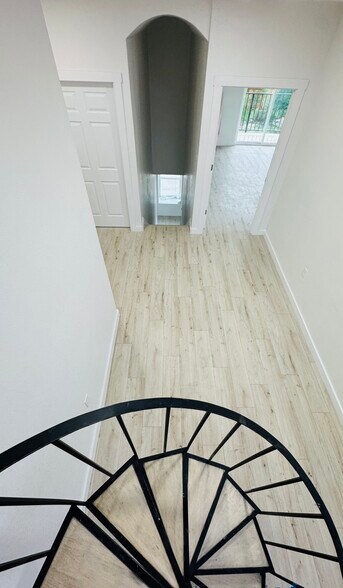 Building Photo - 387 Old Lockhart Rd