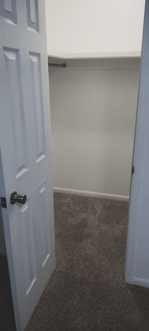 Building Photo - 3 Bed 2 Bath Home!