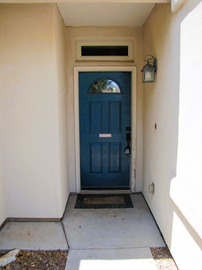 Building Photo - Spacious 3BR/2BA/2.5 CG, 2167 sq.ft. renta...