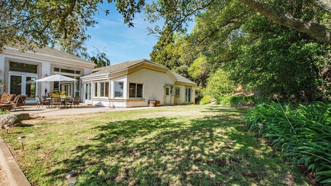 Building Photo - Hilltop Estate in Green Valley-Fully Furni...