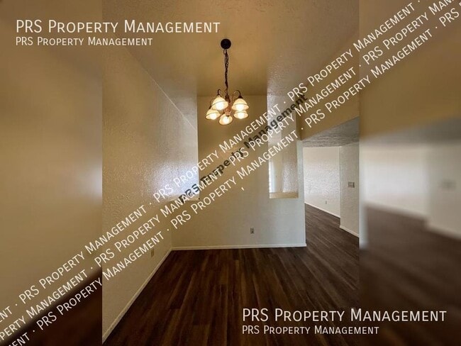 Building Photo - 7701 S Heather Dr