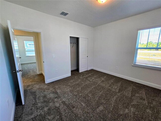 Building Photo - 2284 Hen Rd