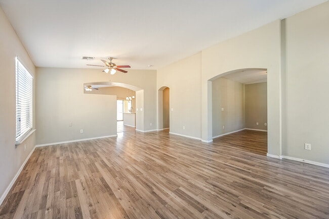 Building Photo - 3026 W Rapalo Rd