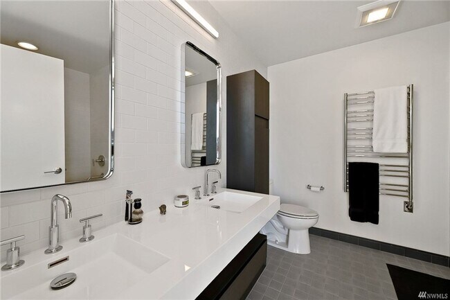 Building Photo - Gridiron - New Waterfront Condo - Downtown...