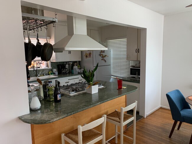 Building Photo - 8305 Colegio Dr