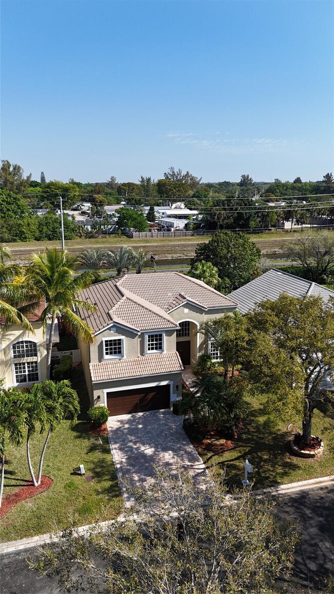 Building Photo - 6733 NW 81st Ct