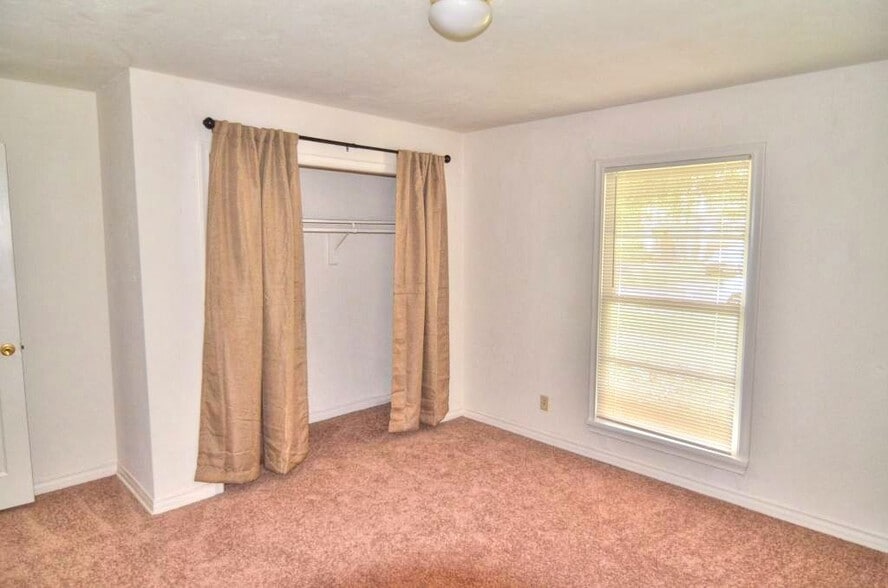 Building Photo - 7746 Colebrook Dr