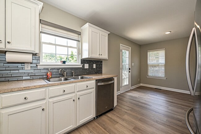 Building Photo - 3805 Cassidy Dr