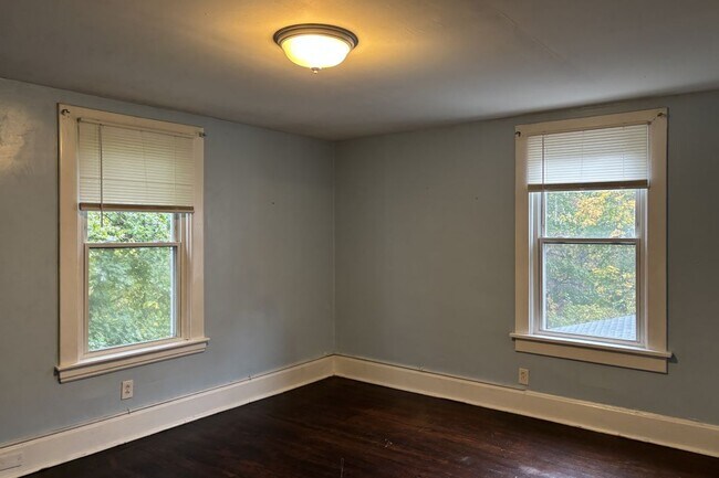 Building Photo - 41 Sylvia Ave