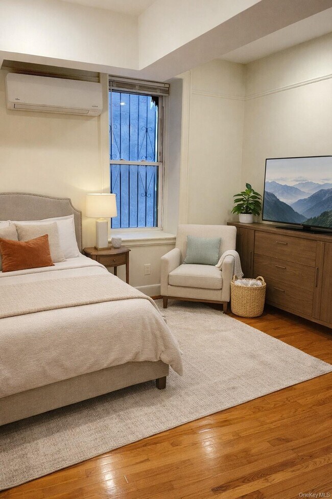 Building Photo - 4433 Carpenter Ave