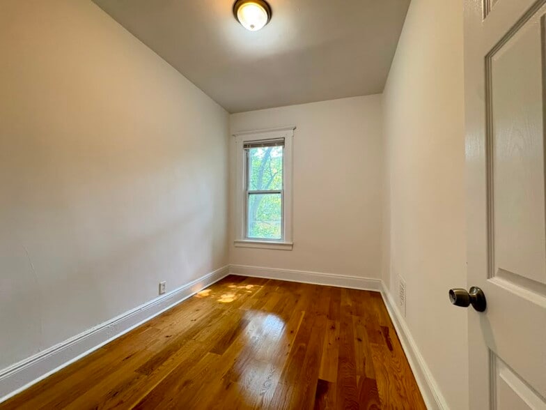 Building Photo - 211 Myrtle Ave