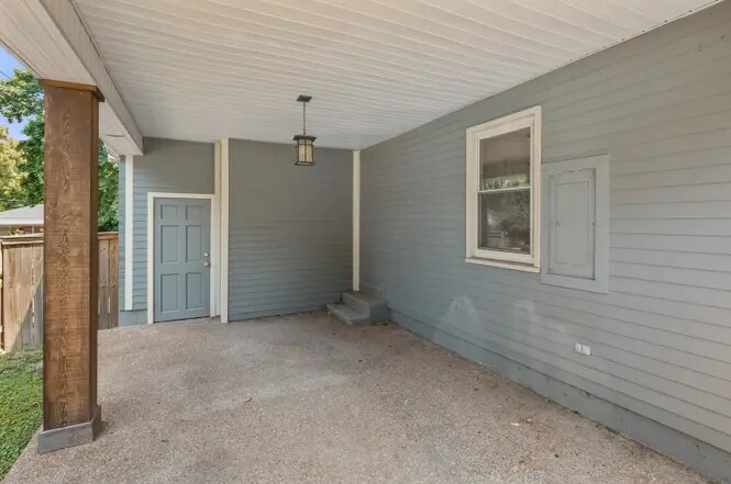 Building Photo - 414 Figuers Dr