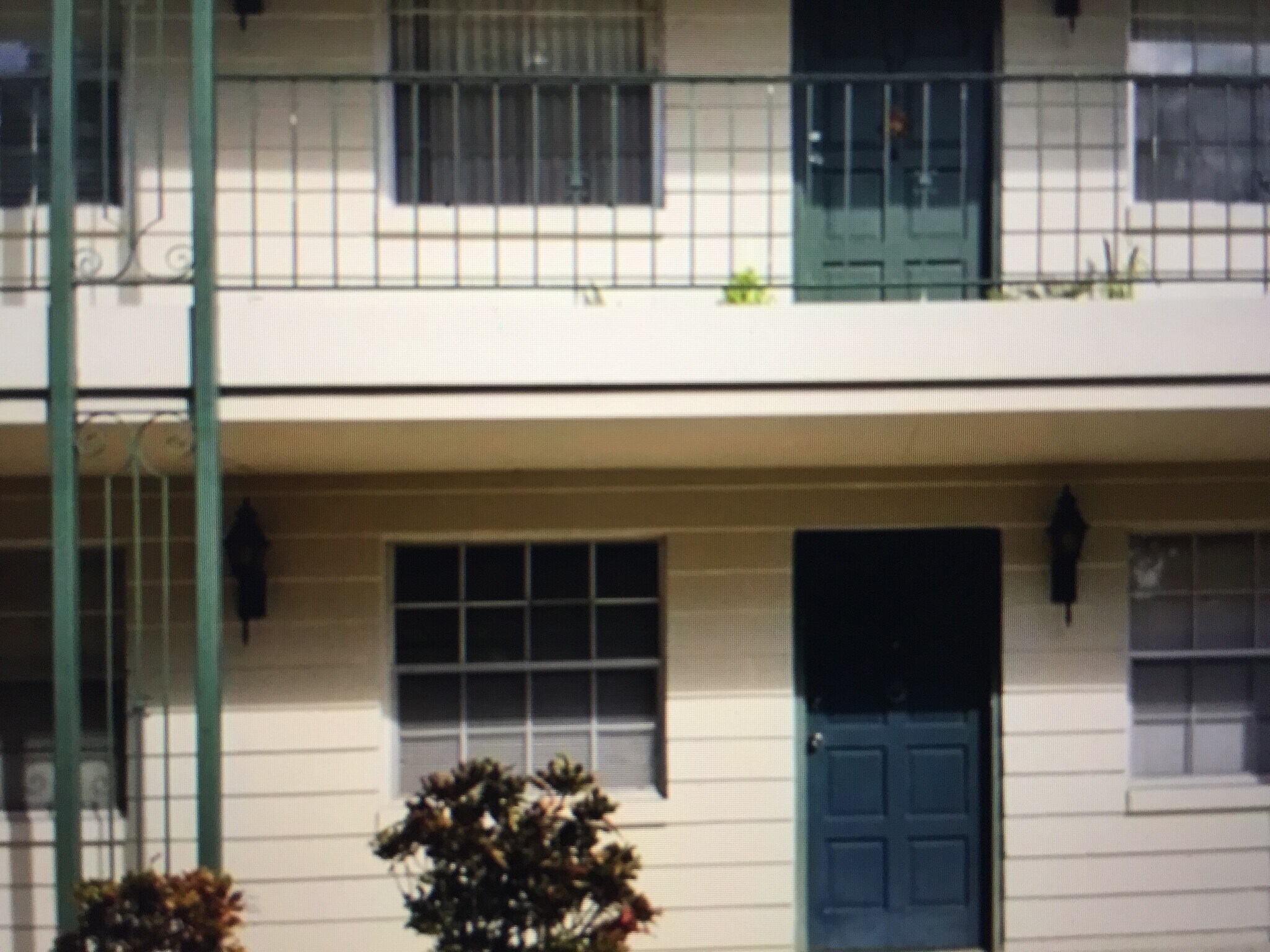 Building Photo - 2885 S Osceola Ave