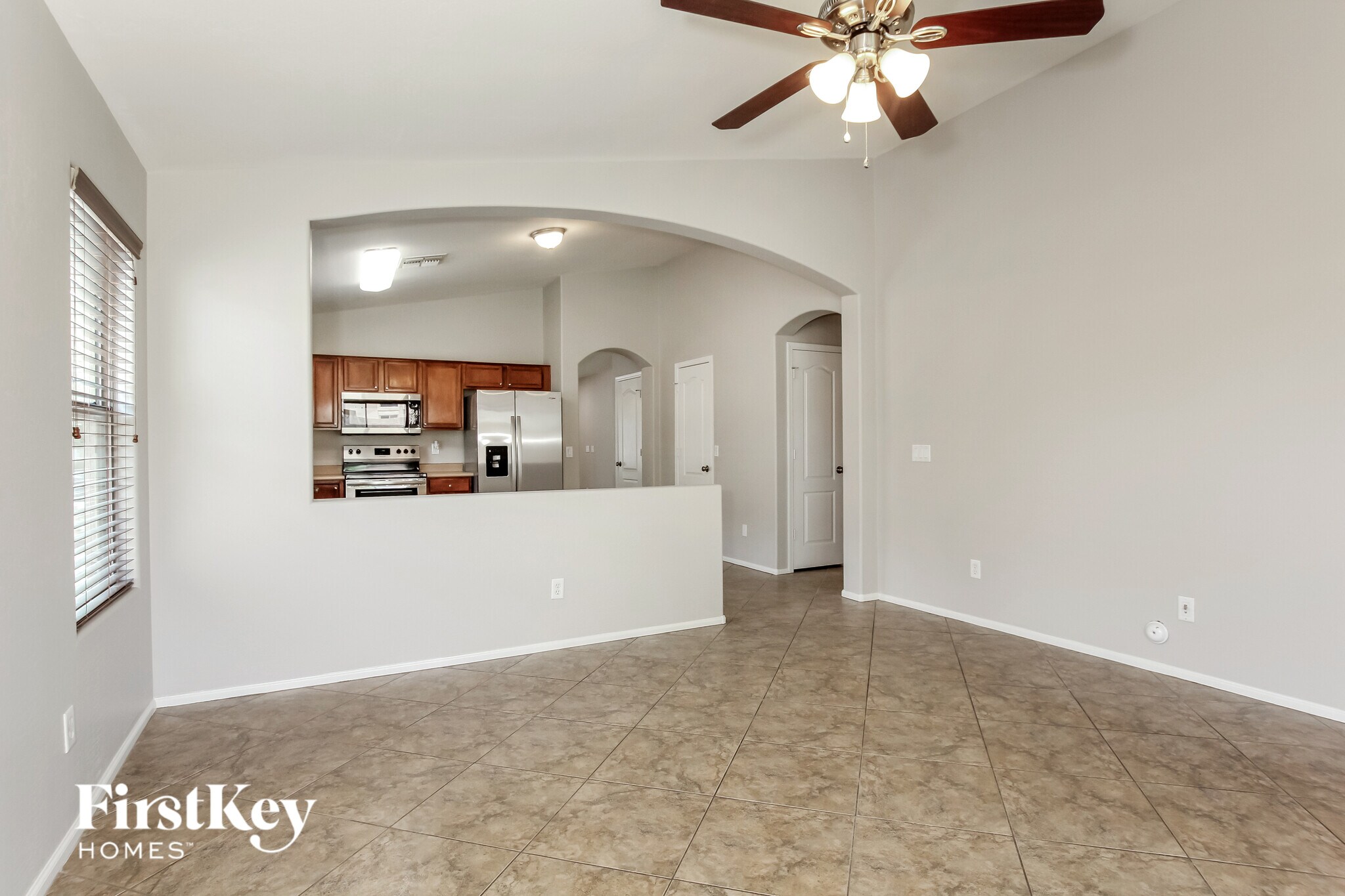 Building Photo - 1222 W Jersey Way