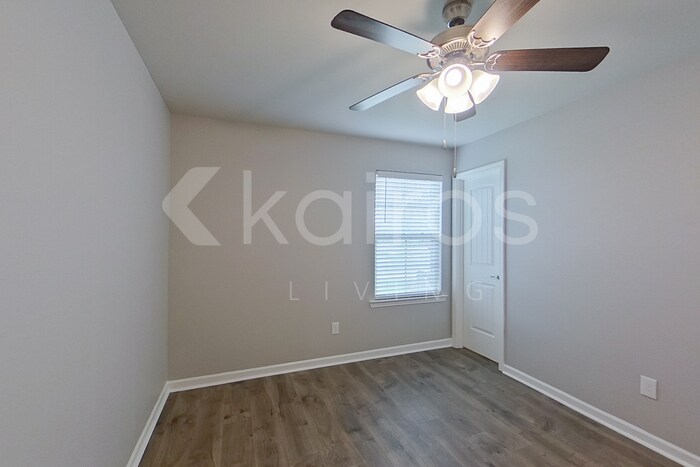 Building Photo - 126 Yardley Ct