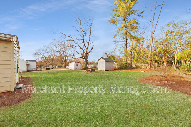 Building Photo - 23 Brownwood Dr