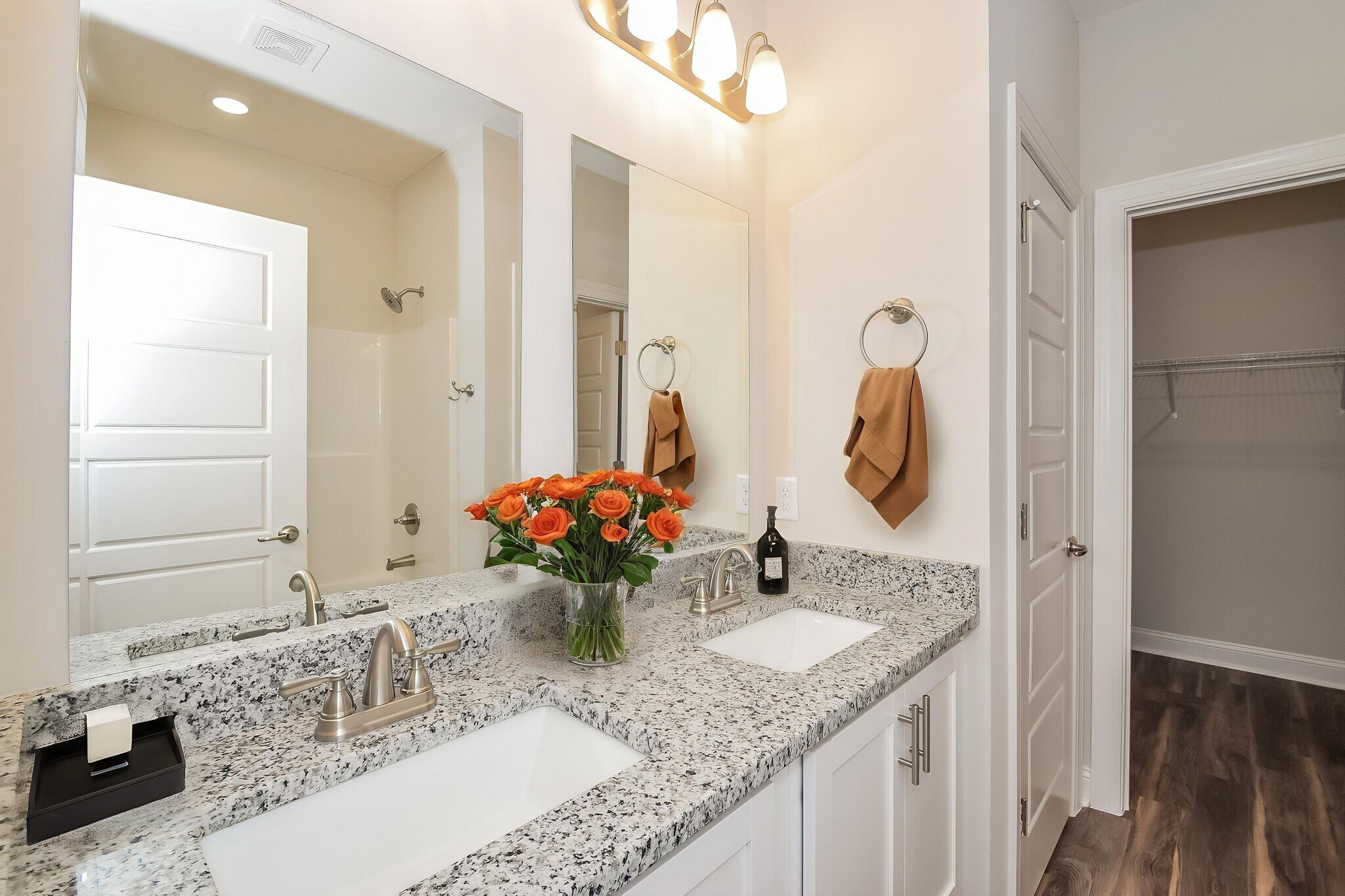 Building Photo - 1015 Walker Point Way