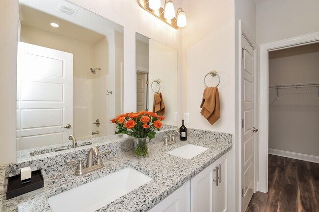 Building Photo - 2029 Silo St