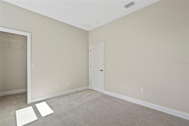 Building Photo - 12144 Stoneleigh Aly