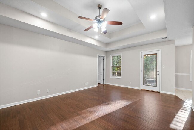 Building Photo - 2845 Teakwood Dr