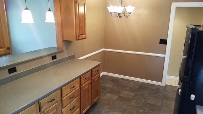 Building Photo - Beautiful Orem Home - Great Location