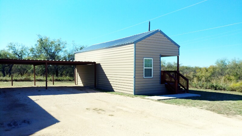 Building Photo - 2004 Family Ln.