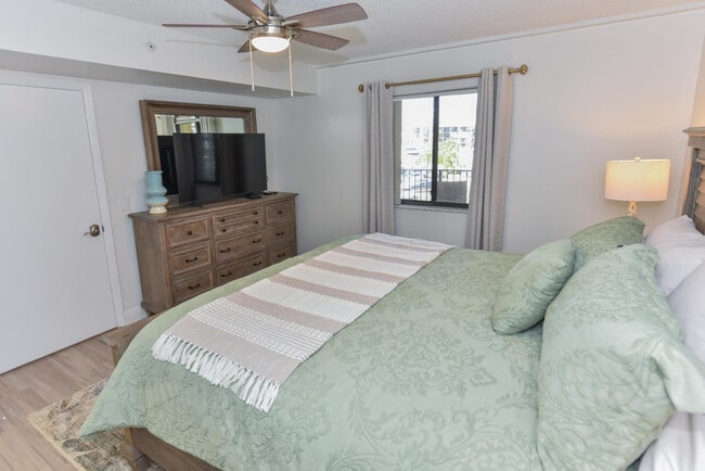 Building Photo - 901 Seafarer Cir