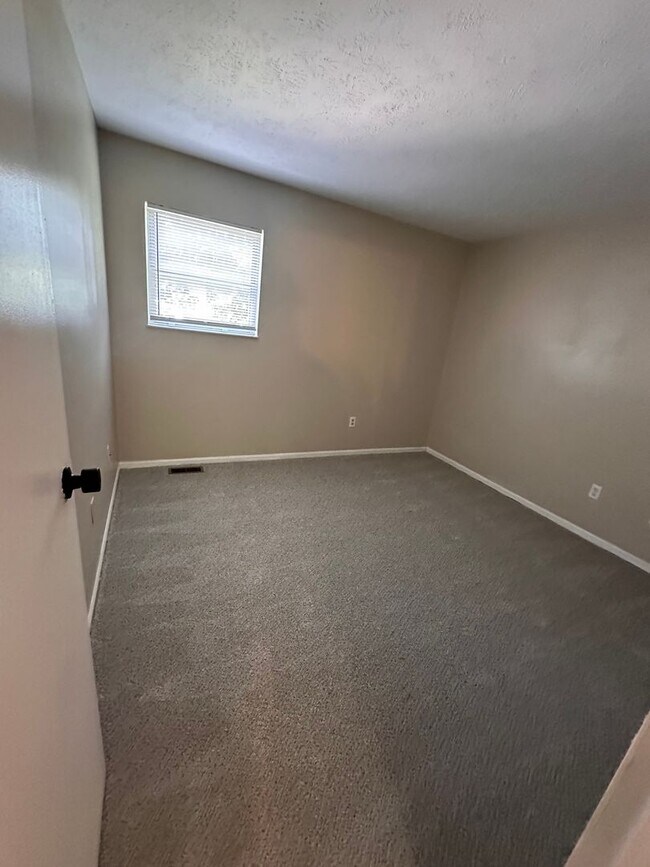 Building Photo - 8570 Fairway Trail