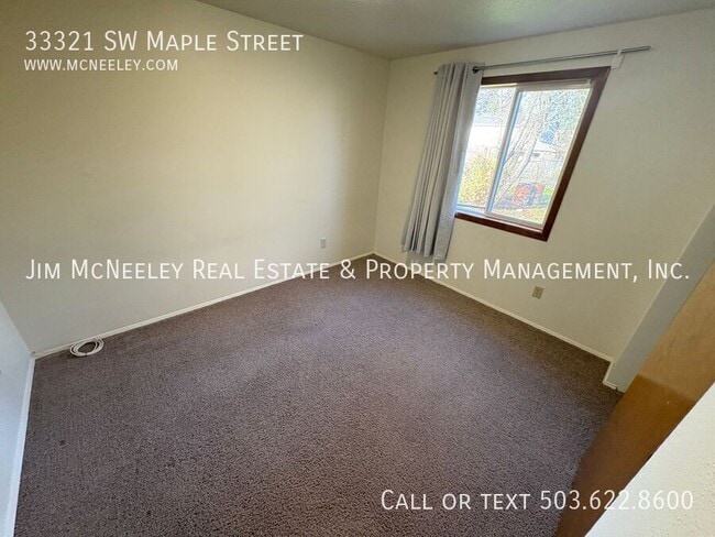 Building Photo - 33321 SW Maple St