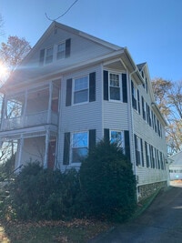 Building Photo - 468 Massasoit Rd