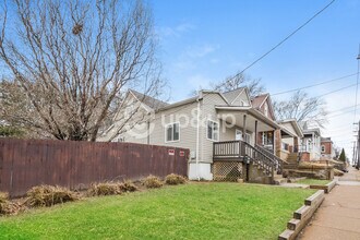 Building Photo - Fantastic 2bd/2.5ba home! Let yourself in!