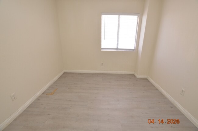 Building Photo - 9330 Cool Creek Ave