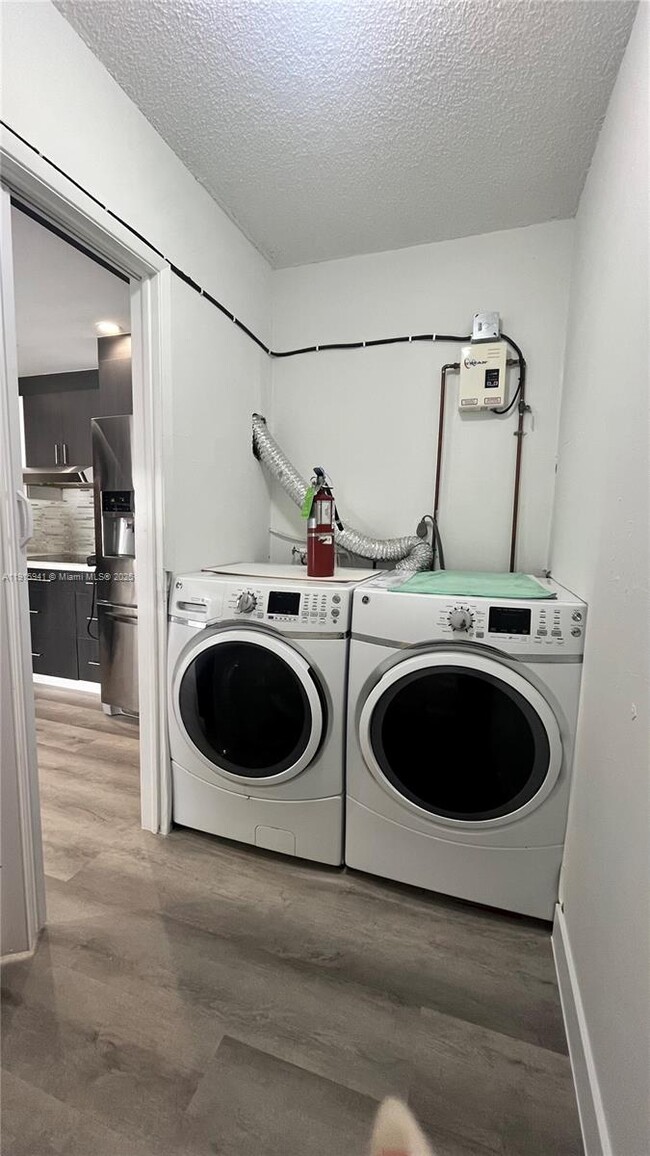 Building Photo - 487 NW 98th Ct