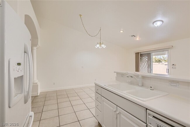 Building Photo - 3930 Blue Gull St