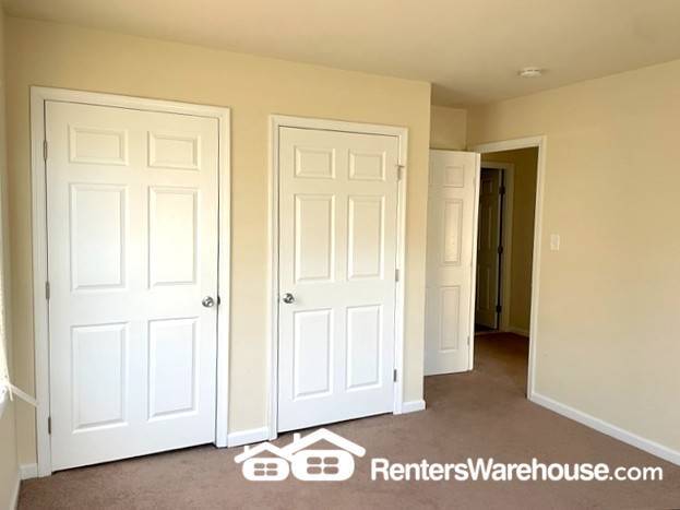 Building Photo - 1335 CHAPELVIEW Dr