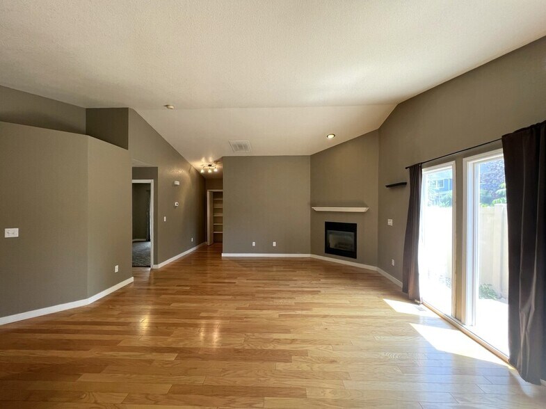 Building Photo - 3098 S Cadet Ln