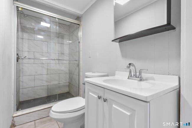 Building Photo - 19 Woodbridge Ave