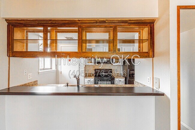 Building Photo - 4400 Hemingway Dr
