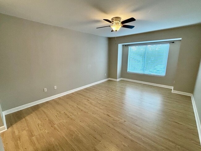 Building Photo - 58 Rumson Ct